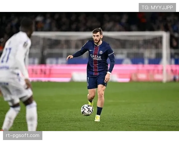 欧冠引进新一代球员追踪背心,可实时监测负荷与疲劳数据以供战术调整。 欧冠引进新一代球员追踪背心,可实时监测负荷与疲劳数据以供战术调整。