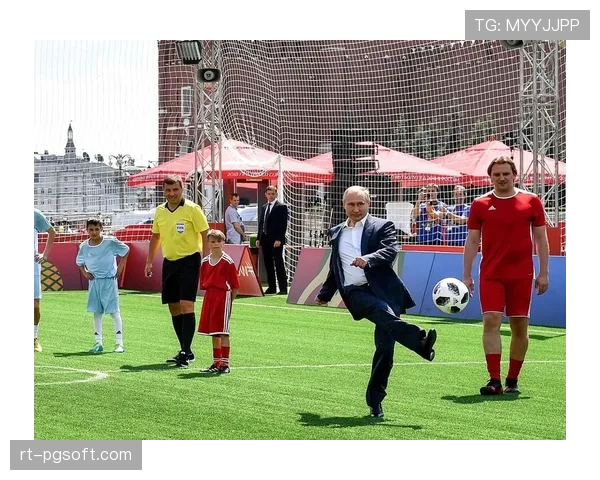 国际足联与联合国教科文组织合作推出“足球促进和平”教育项目